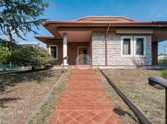 Casa Bi/Trifamiliare in Residenziale