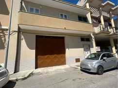 Negozio/Locale commerciale in Commerciale