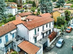Casa Bi/Trifamiliare in Residenziale