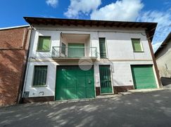 Casa Bi/Trifamiliare in Residenziale