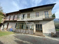 Casa Bi/Trifamiliare in Residenziale