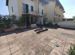 Casa Bi/Trifamiliare in Residenziale