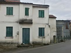 Casa Bi/Trifamiliare in Residenziale