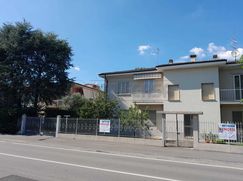Casa Bi/Trifamiliare in Residenziale
