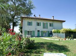 Casa Bi/Trifamiliare in Residenziale
