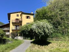 Casa Bi/Trifamiliare in Residenziale