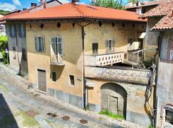 Casa Bi/Trifamiliare in Residenziale