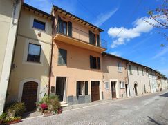 Casa Bi/Trifamiliare in Residenziale