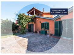 Casa Bi/Trifamiliare in Residenziale