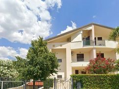 Casa Bi/Trifamiliare in Residenziale