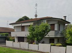 Casa Bi/Trifamiliare in Residenziale