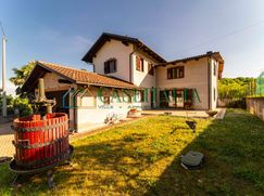 Casa Bi/Trifamiliare in Residenziale