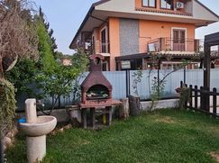 Casa Bi/Trifamiliare in Residenziale