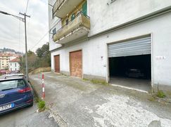 Negozio/Locale commerciale in Commerciale