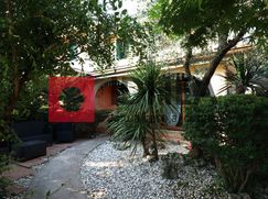 Casa Bi/Trifamiliare in Residenziale