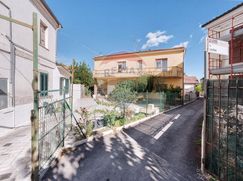 Casa Bi/Trifamiliare in Residenziale