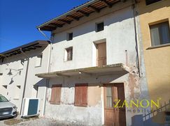 Casa Bi/Trifamiliare in Residenziale