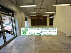 Negozio/Locale commerciale in Commerciale
