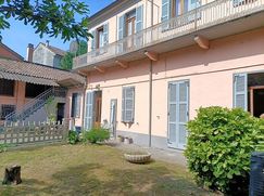 Casa Bi/Trifamiliare in Residenziale