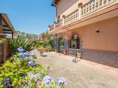 Casa Bi/Trifamiliare in Residenziale