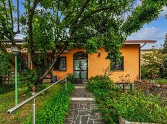 Casa Bi/Trifamiliare in Residenziale