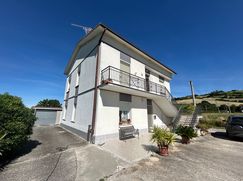 Casa Bi/Trifamiliare in Residenziale