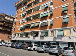 Negozio/Locale commerciale in Commerciale