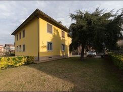 Casa Bi/Trifamiliare in Residenziale