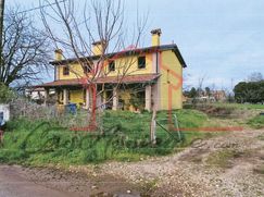 Casa Bi/Trifamiliare in Residenziale