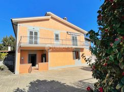 Casa Bi/Trifamiliare in Residenziale