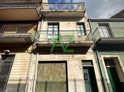 Casa Bi/Trifamiliare in Residenziale