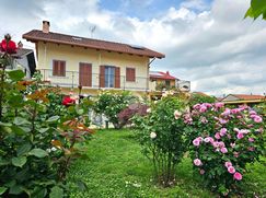 Casa Bi/Trifamiliare in Residenziale
