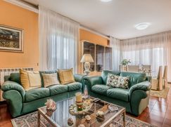 Casa Bi/Trifamiliare in Residenziale