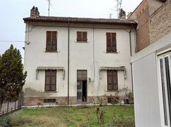 Casa Bi/Trifamiliare in Residenziale