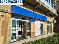 Negozio/Locale commerciale in Commerciale