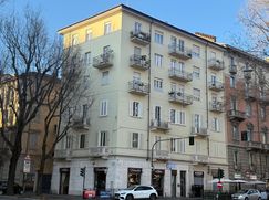 Attività/Licenza (con o senza mura) in Commerciale
