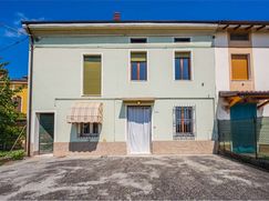 Casa Bi/Trifamiliare in Residenziale