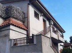 Casa Bi/Trifamiliare in Residenziale