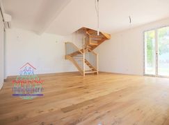 Casa Bi/Trifamiliare in Residenziale