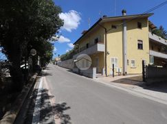 Casa Bi/Trifamiliare in Residenziale