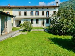 Casa Bi/Trifamiliare in Residenziale