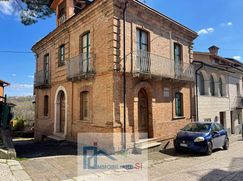 Casa Bi/Trifamiliare in Residenziale