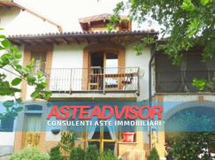 Casa Bi/Trifamiliare in Residenziale