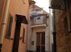 Casa Bi/Trifamiliare in Residenziale