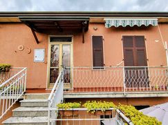 Casa Bi/Trifamiliare in Residenziale