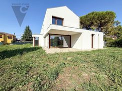 Casa Bi/Trifamiliare in Residenziale