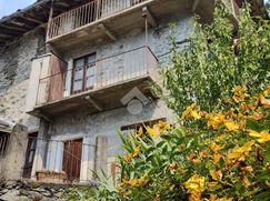 Casa Bi/Trifamiliare in Residenziale