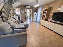 Casa Bi/Trifamiliare in Residenziale
