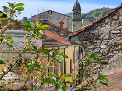Casa Bi/Trifamiliare in Residenziale