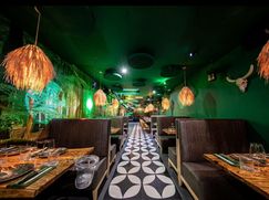 Attività/Licenza (con o senza mura) in Commerciale